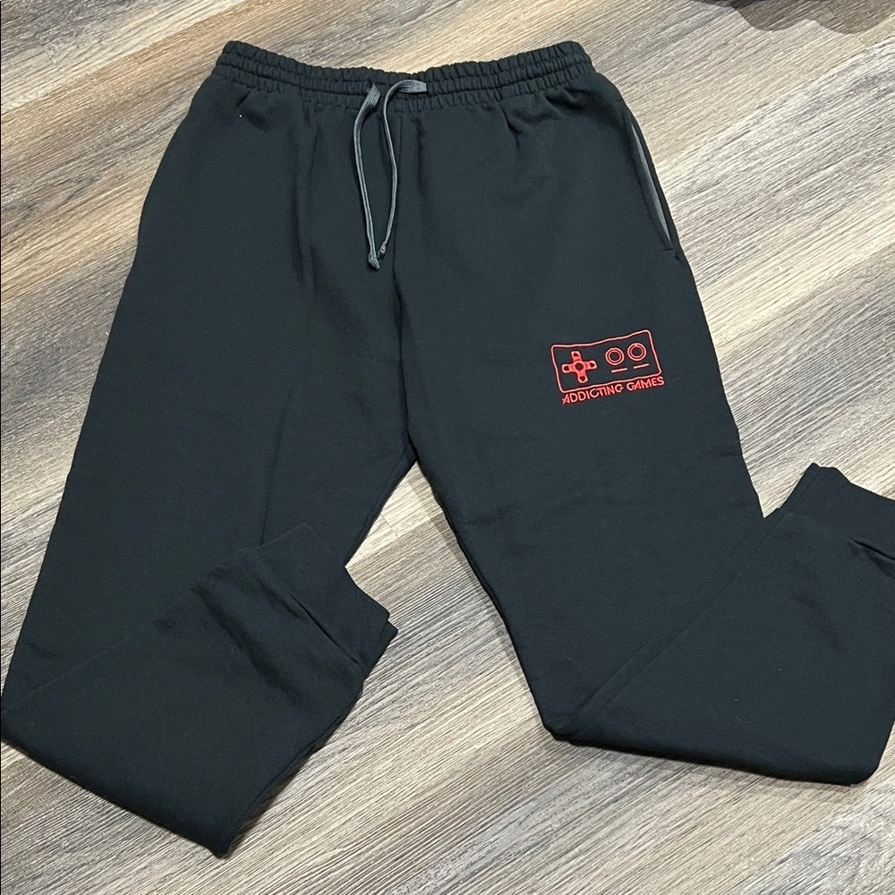 (24) NWOT gaming joggers